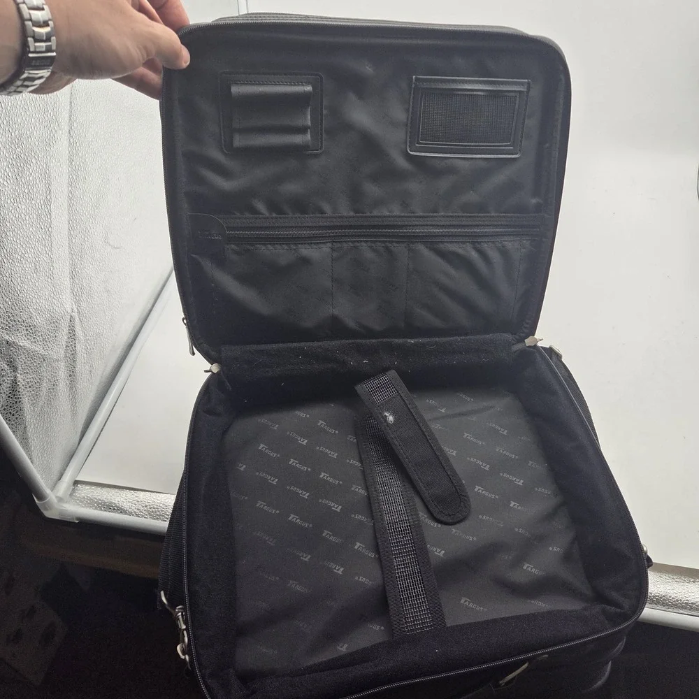 Targus Large Computer Bag Carrying Case Briefcase Laptop Notebook Leather